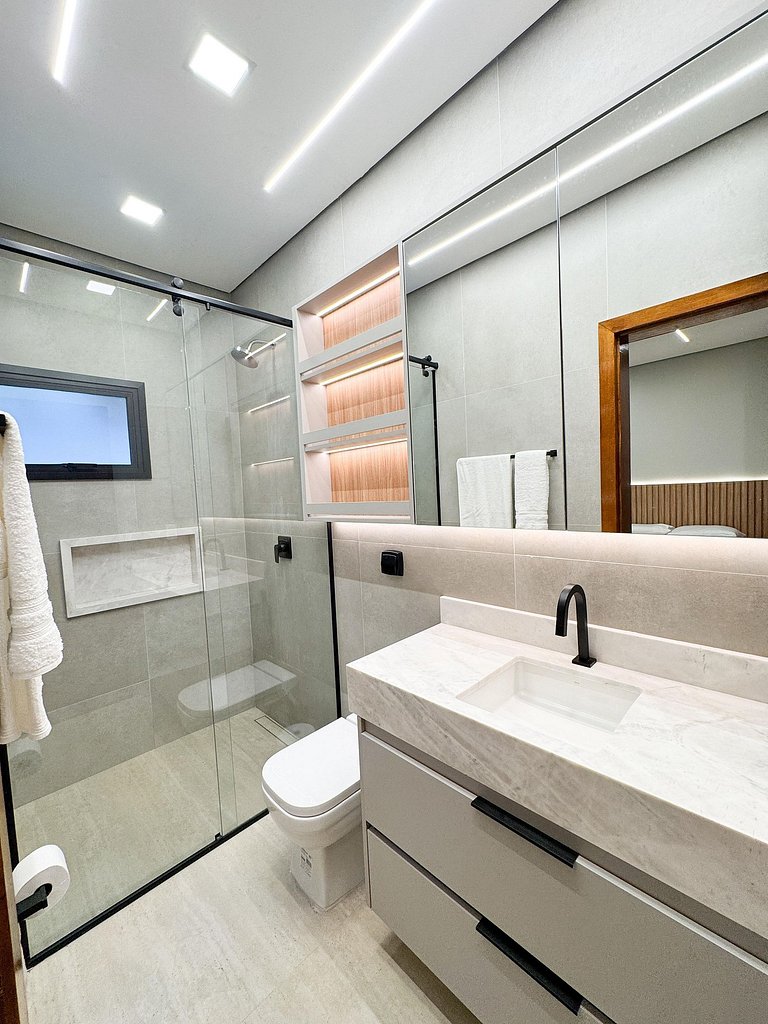 Linda Casa em Condomínio de Luxo