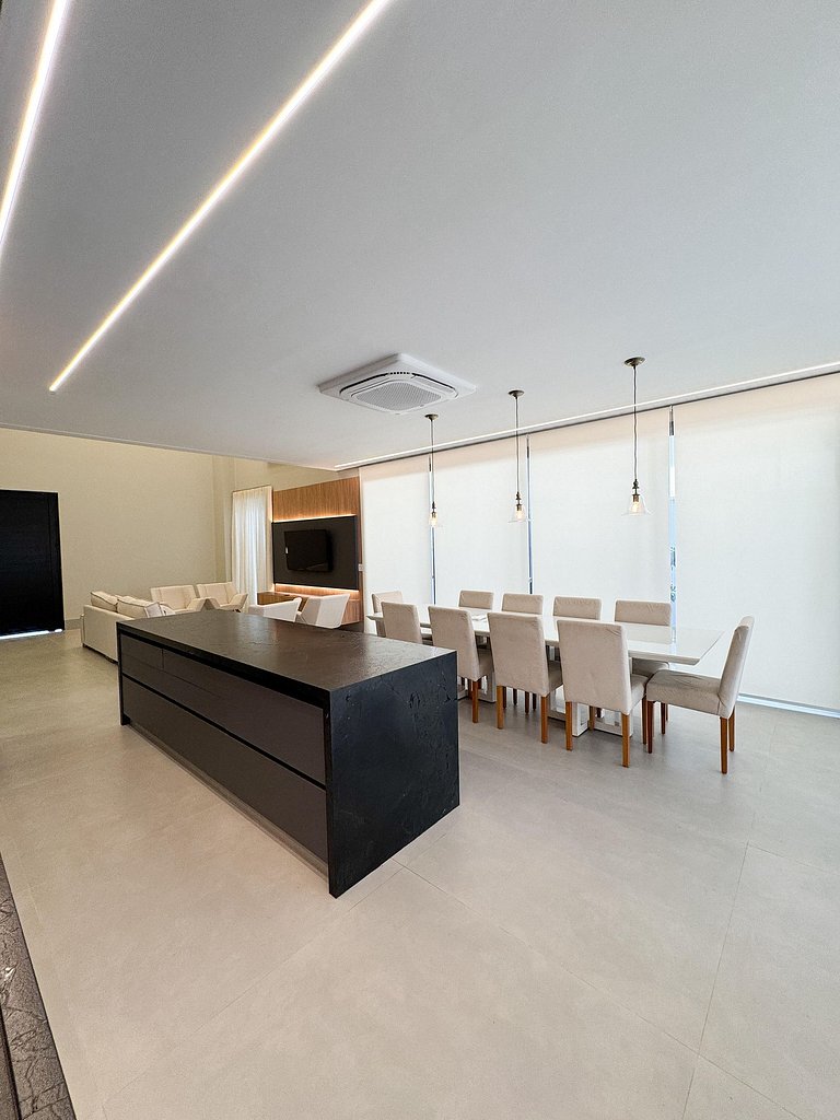 Linda Casa em Condomínio de Luxo