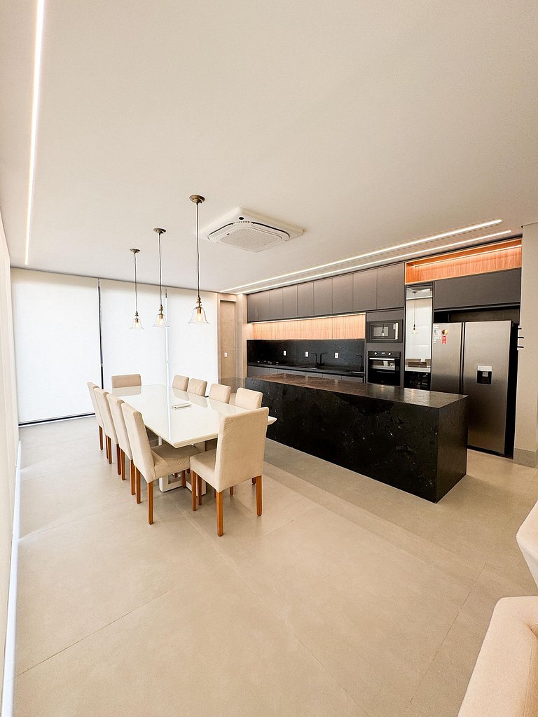 Linda Casa em Condomínio de Luxo