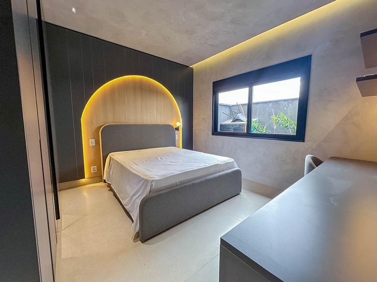 Casa com Piscina Privativa em Condomínio de Luxo