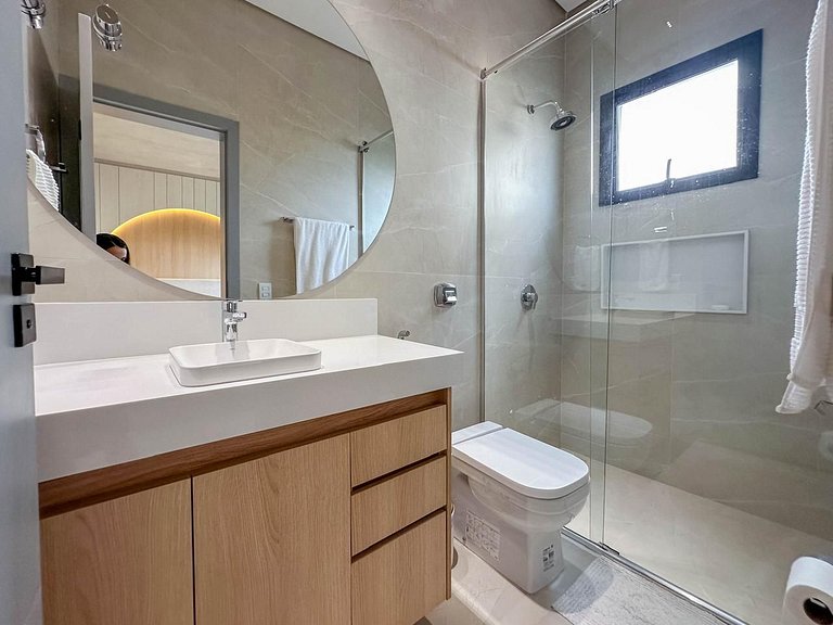 Casa com Piscina Privativa em Condomínio de Luxo
