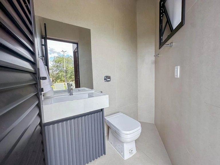 Casa com Piscina Privativa em Condomínio de Luxo