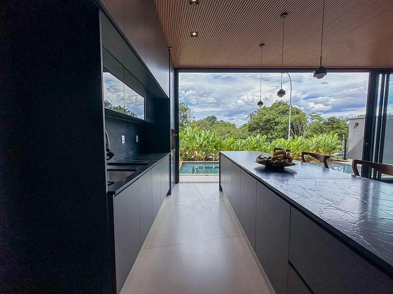 Casa com Piscina Privativa em Condomínio de Luxo