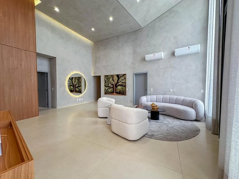 Casa com Piscina Privativa em Condomínio de Luxo