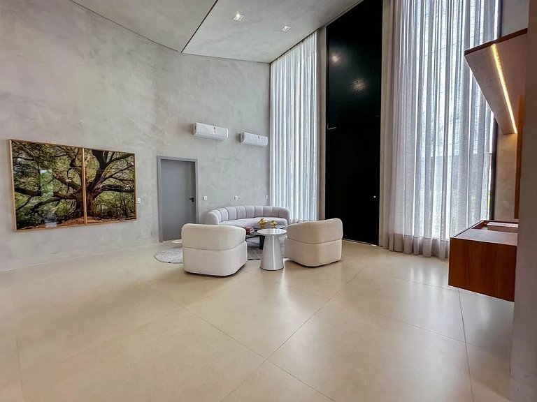 Casa com Piscina Privativa em Condomínio de Luxo