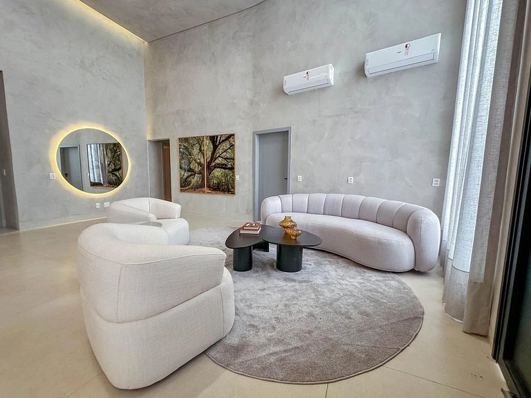 Casa com Piscina Privativa em Condomínio de Luxo